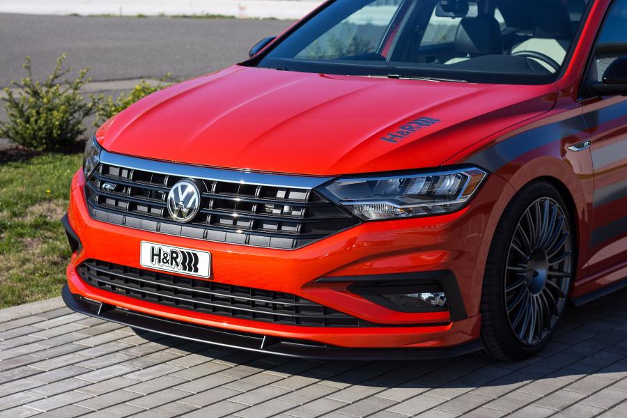 Детали экстерьера Volkswagen Jetta R-Line Special Springs by H&R 2018 года  (фото 4 из 7)
